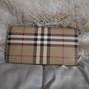 NWT - Burberry Bi-fold Unisex Wallet